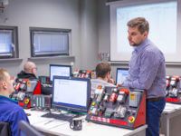 Programowanie sterowników logicznych SIEMENS SIMATIC S7-300/400 – kurs zaawansowany EMT-Systems. Trener Dominik Bednarek